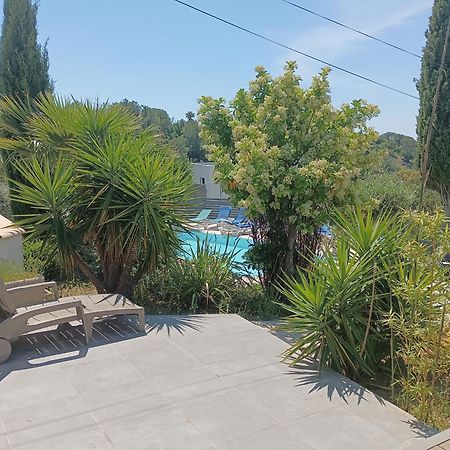 Villas-Piscine Les Mimosas Fréjus Esterno foto