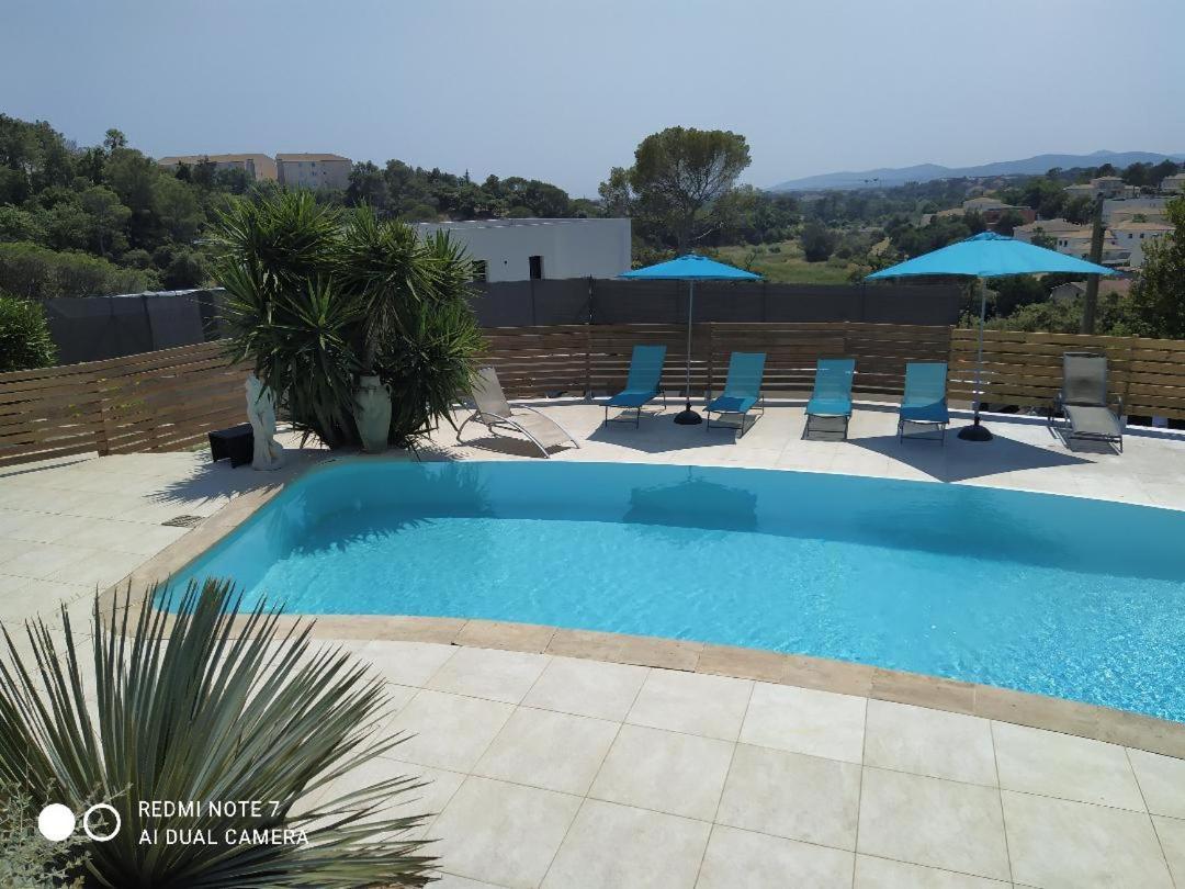 Villas-Piscine Les Mimosas Fréjus Esterno foto