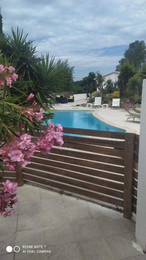 Villas-Piscine Les Mimosas Fréjus Esterno foto