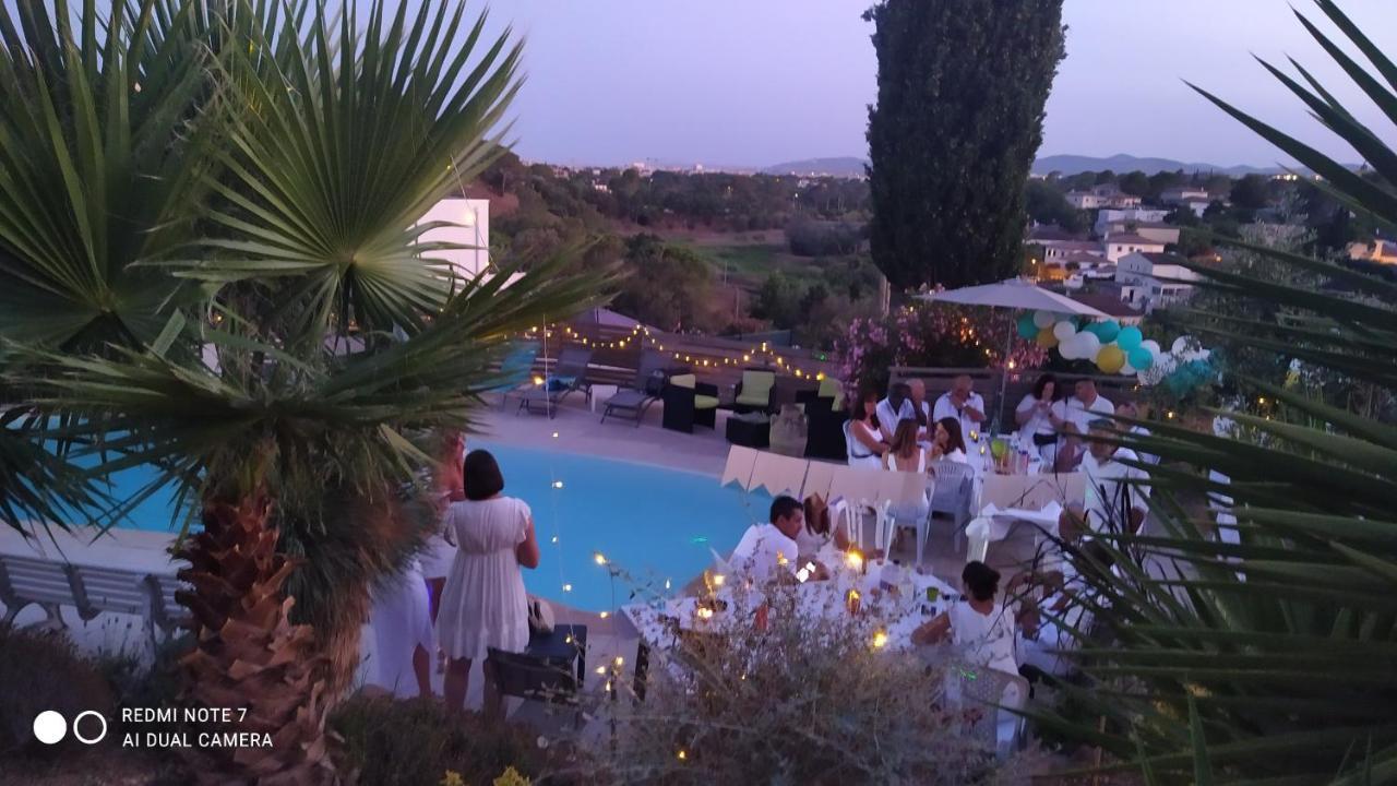 Villas-Piscine Les Mimosas Fréjus Esterno foto